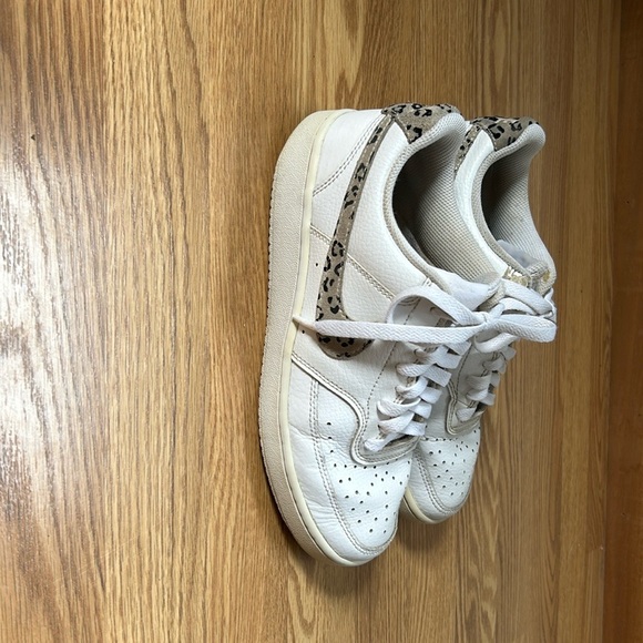 Nike sneakers - Picture 5 of 5